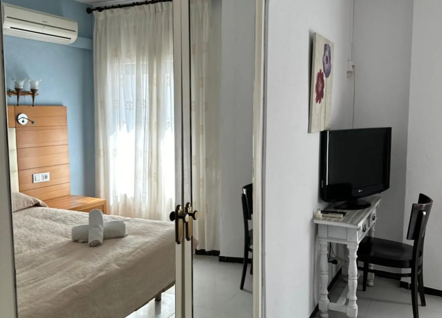 New Roser L' Escala فندق
